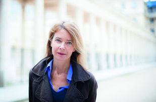 Emmanuelle Loyer © Astrid di Crollalanza Flammarion