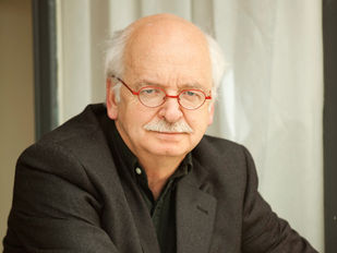 Photography of Érik Orsenna © Bernard Matussière 